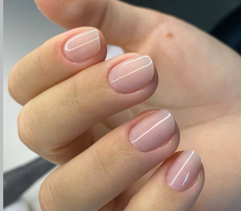 Alongamento em gel realizado por Débora Tonani
